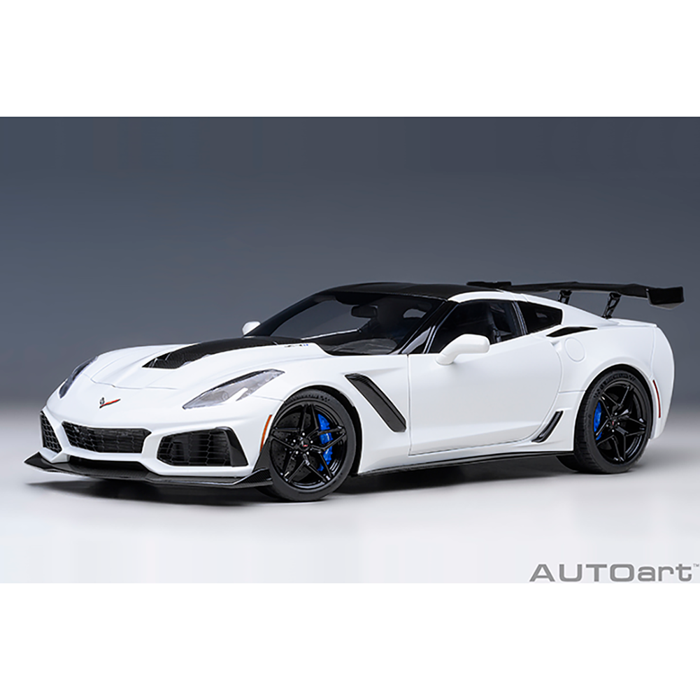 C7 Corvette ZR1 Die Cast 1:18 - Arctic White