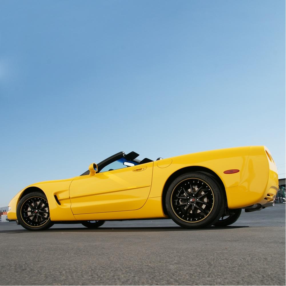 Corvette SR1 Performance Wheels - APEX Series : Gloss Black w/Yellow Stripe