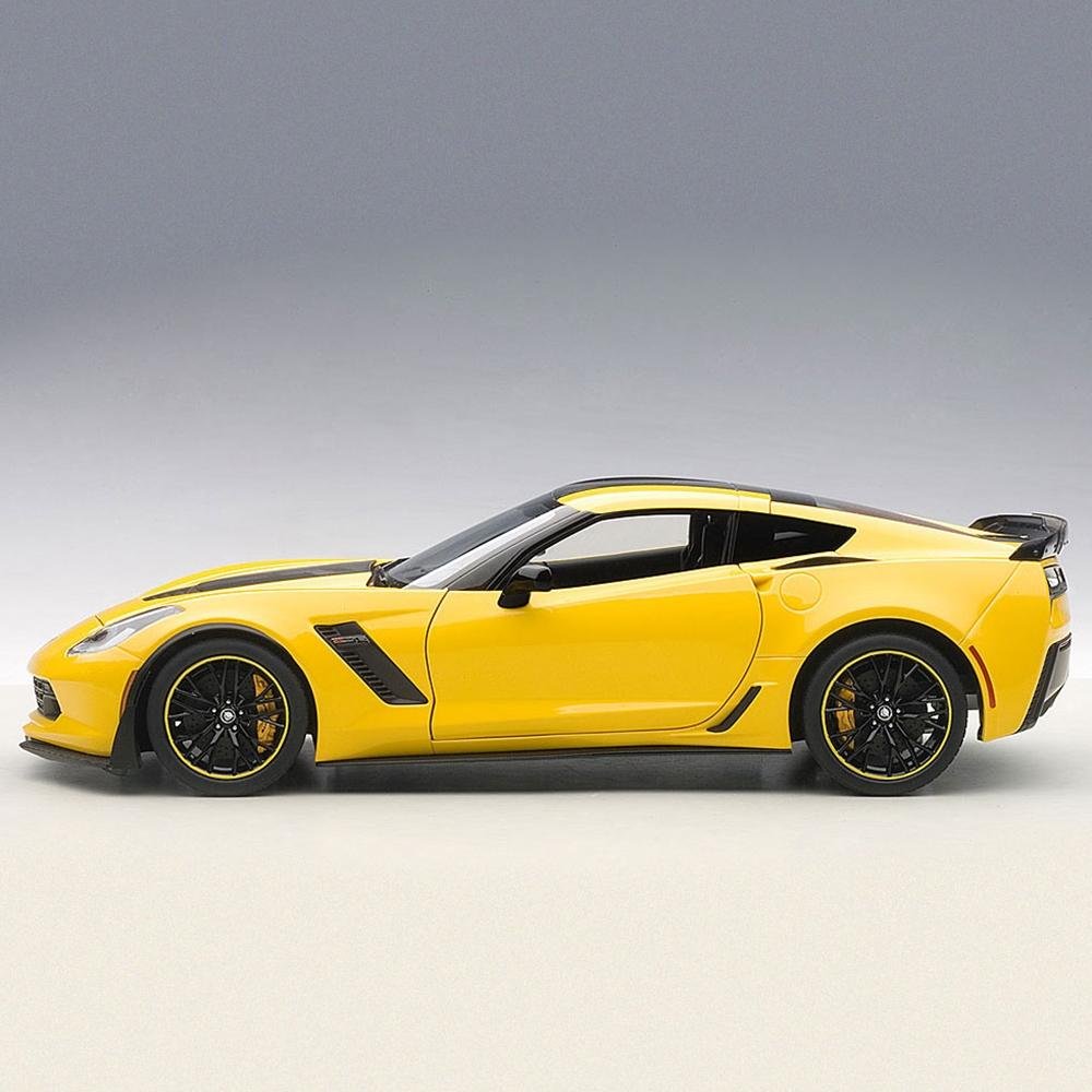 C7 Corvette Z06 C7R Edition Die Cast 1:18 - Corvette Racing Yellow