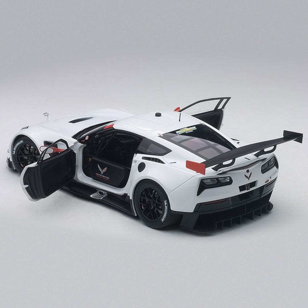 C7 Corvette Z06 C7.R - White w/Red Accents : Die Cast 1:18