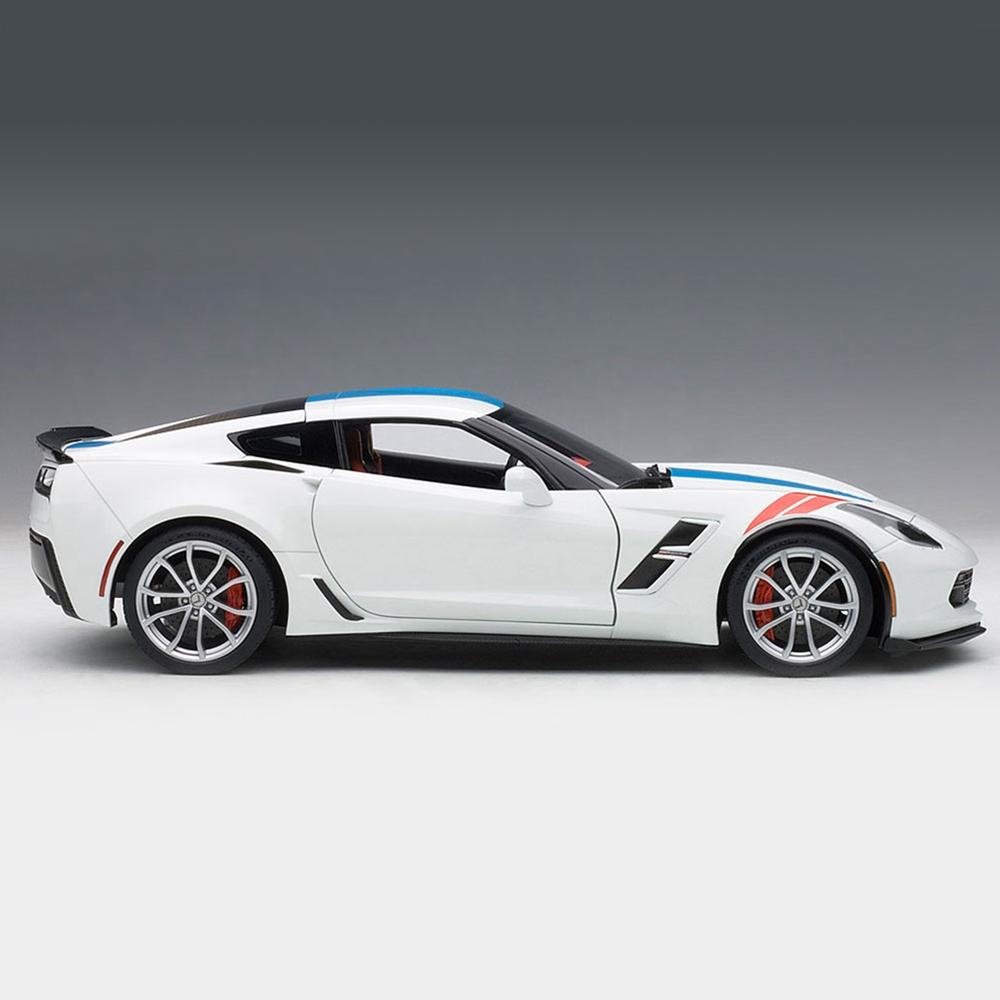 C7 Corvette Grand Sport - Arctic White w/Blue Stripe, Red Fender : Die Cast 1:18