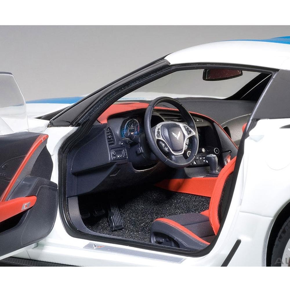 C7 Corvette Grand Sport - Arctic White w/Blue Stripe, Red Fender : Die Cast 1:18