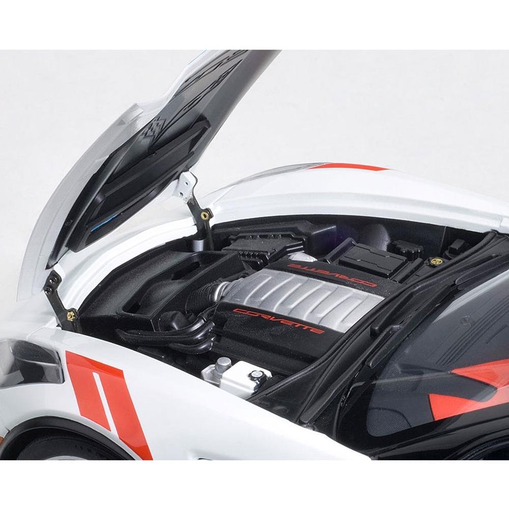 C7 Corvette Grand Sport - Arctic White w/Blue Stripe, Red Fender : Die Cast 1:18